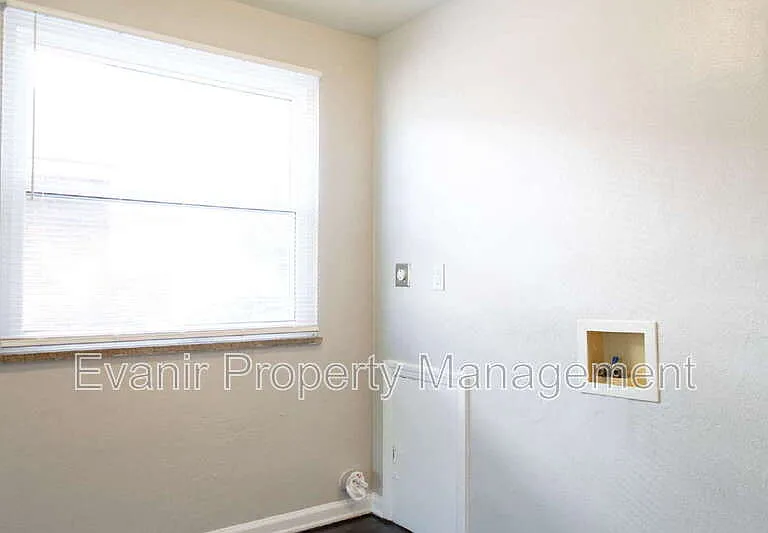 113 Niagara Ave #1 — Photo 13