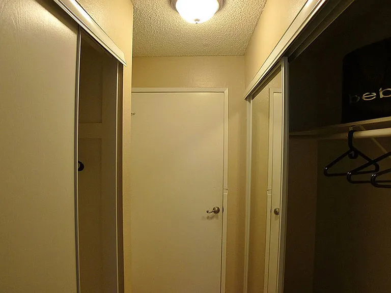 Villa De Adel Apts — Photo 209