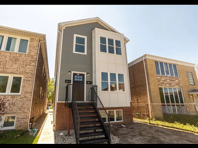 5754 N Elston Ave #2 — Photo 1