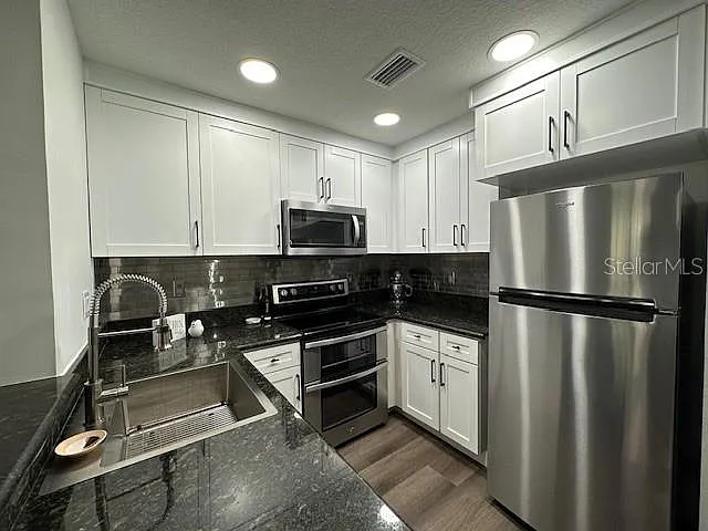107 Bradford Beach Ct #107 — Photo 5