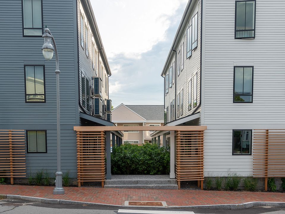 Redfern Mews East Bayside
