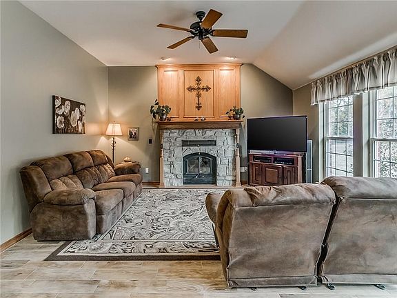 5th image of 108 Timber Lake Dr