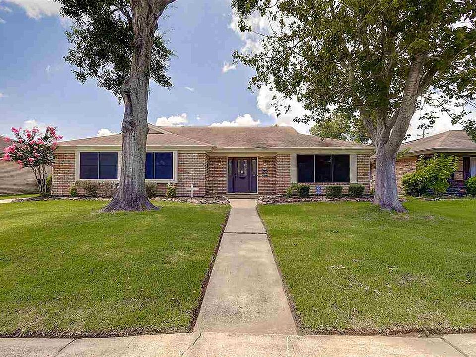 1st image of 2742 S Kitchen Dr