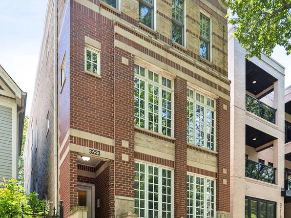 3223 N Seminary Ave #3, Chicago, IL 60657