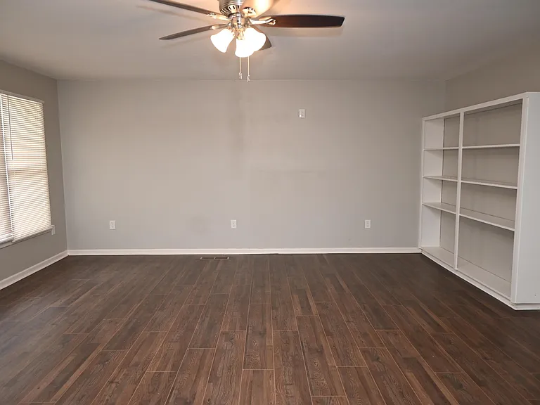 721 Maple St — Photo 4