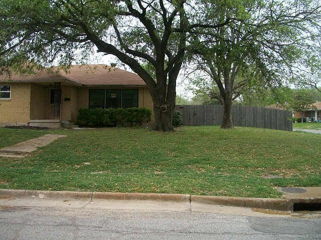 2nd image of 1969 Riverway Dr