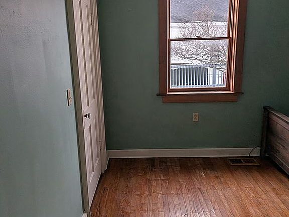 5th image of 105 W High St