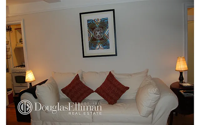 Rented by Douglas Elliman | media 16