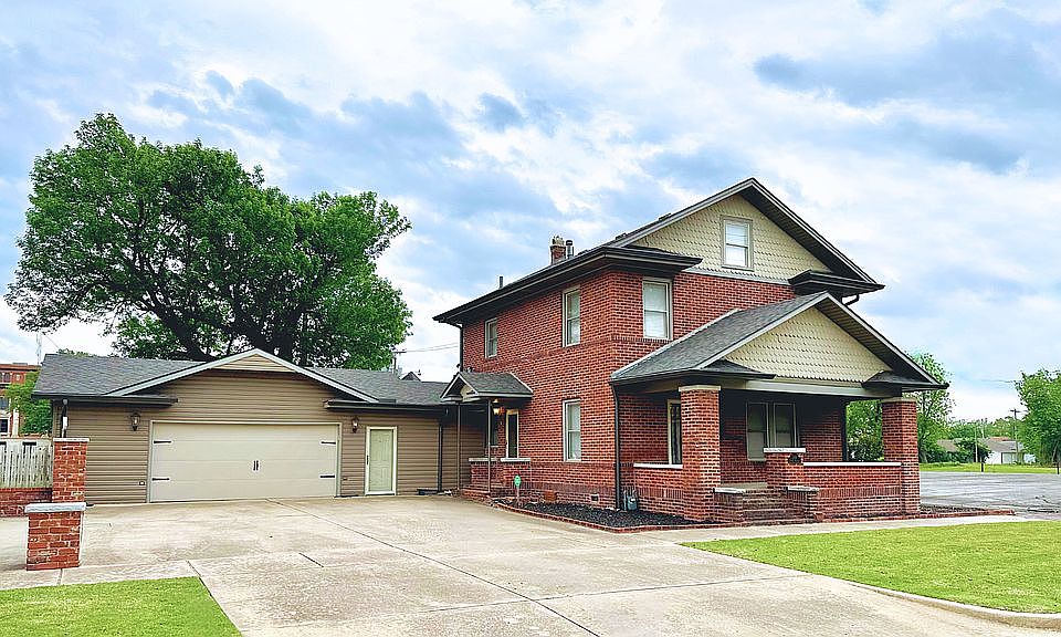 House with Garage