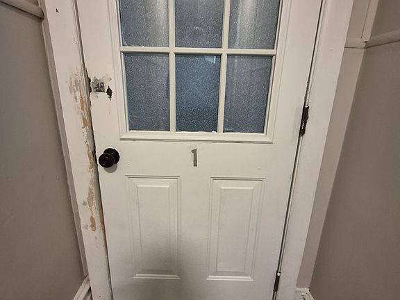 4th image of 250 S Poplar St #1