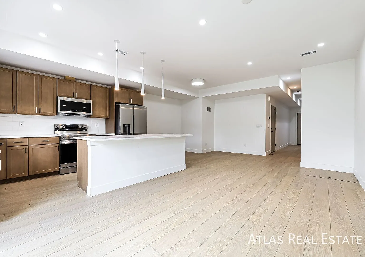 New Low Price And 1-Month Free Rent New Construction! Never Lived-In!! 3bd/3ba In Denver Quartz C... — Photo 2