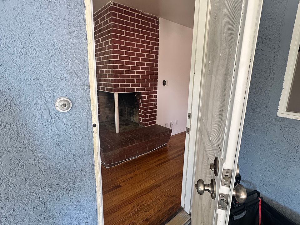 1st image of 853 Merlin Dr #1