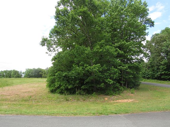 3rd image of 3601 Essex Pointe Dr
