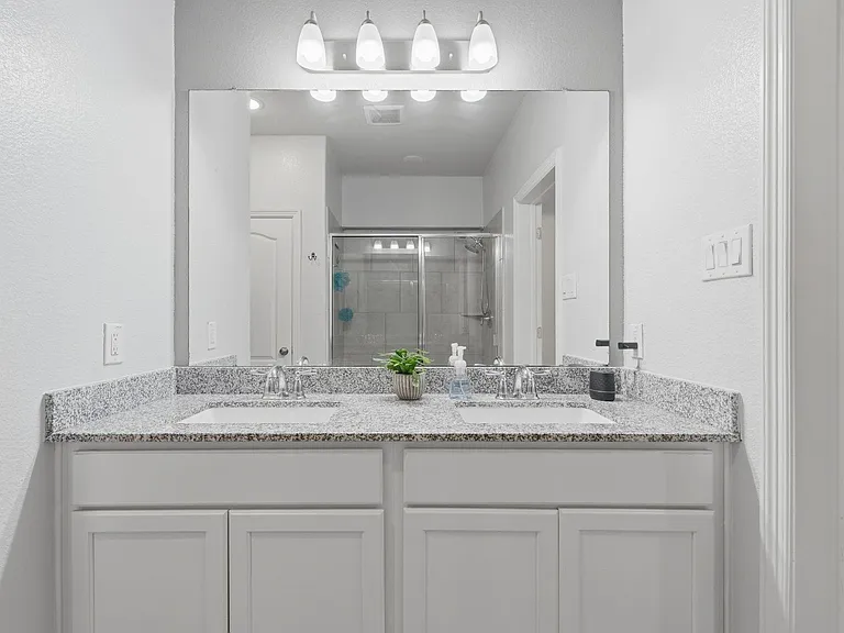 127 Buttonwood Ct — Photo 17