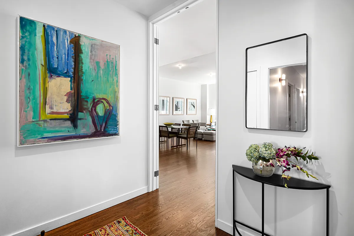 257 West 17th St Unit 5C  