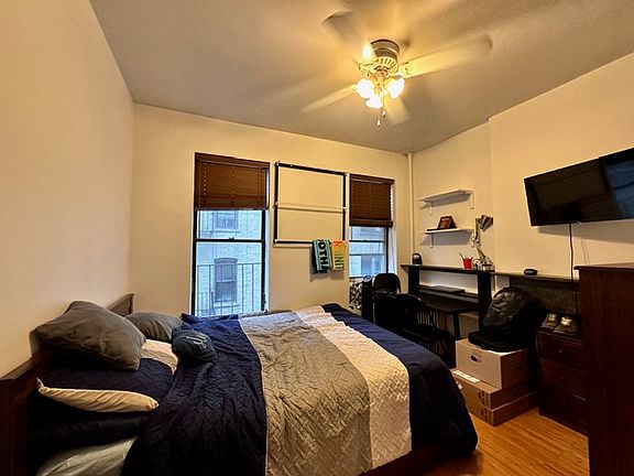 4th image of 349 W 45th St APT 3RE