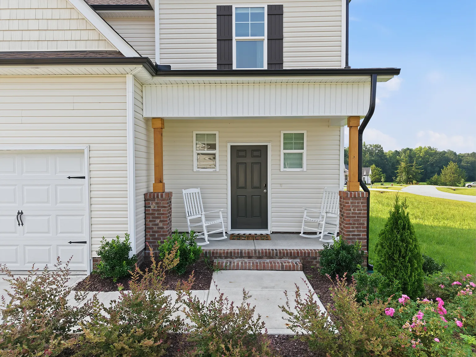 3 bed, 1850 sqft, $2,100 — Photo 4
