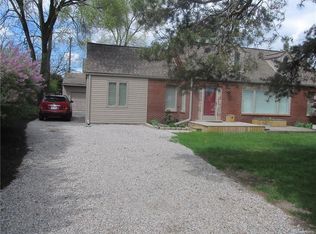 37600 Schoolcraft Rd, Livonia, MI 48150