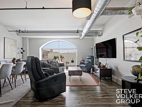 4th image of 600 7th St NW #17