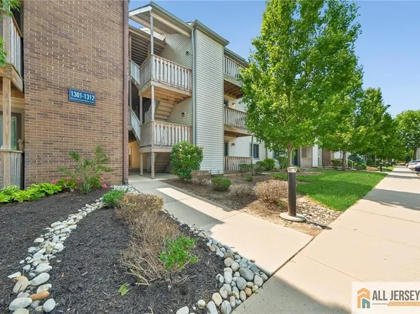 1308 Ravens Crest Dr, Plainsboro, NJ 08536