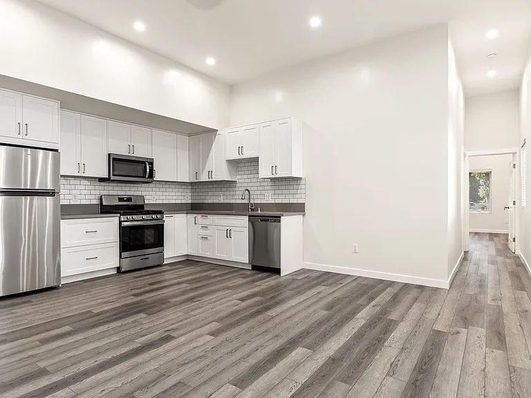 2336 Scarff St — Photo 5