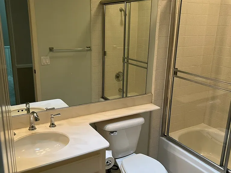 27 Brookstone — Photo 11