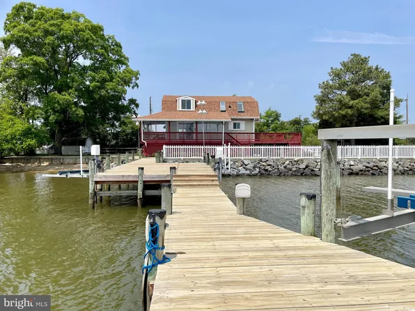 122 Beach Dr, Colonial Beach, VA 22443