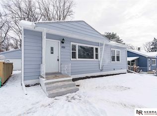 551 N 77th Ave, Omaha, NE 68114