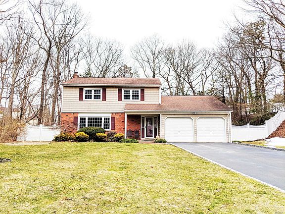 2nd image of 62 Stephen Dr