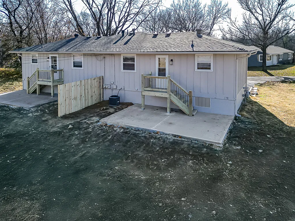 3 bed, $1,550 — Photo 2