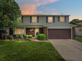 3604 Pall Dr, Warren, MI 48092