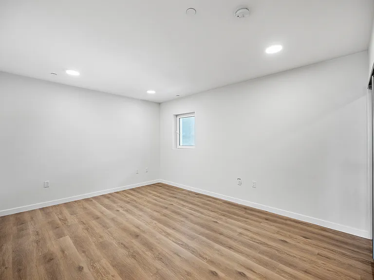 6363 Tyrone Ave #208 — Photo 6