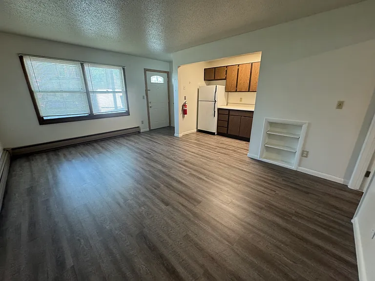 429 N Gilbert St — Photo 7