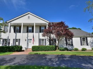 2255 Vincent Dr, Brookfield, WI 53045