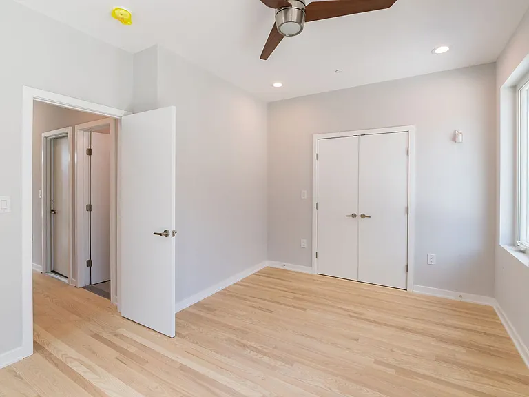 1351 S Myrtlewood St — Photo 14