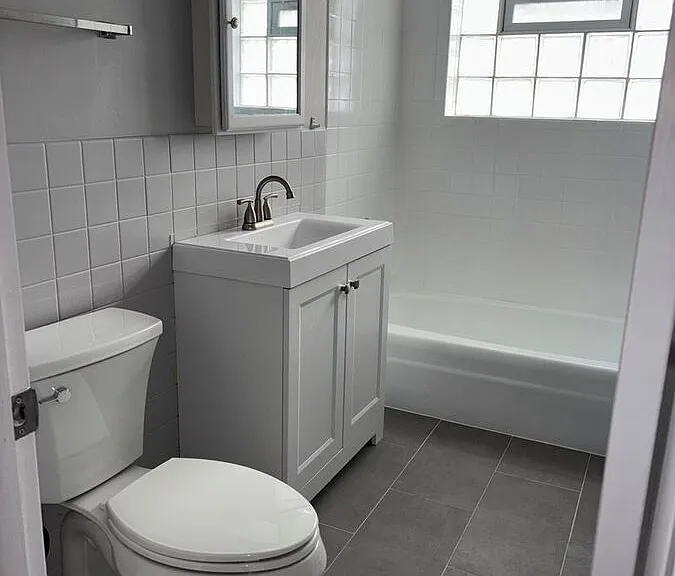 6819 W 95th St #4 — Photo 9