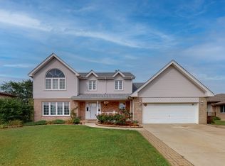 813 Reef Rd, Lockport, IL 60441