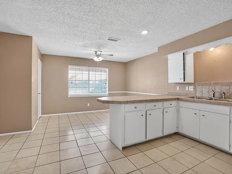 2615 Haynes Dr #B — Photo 11