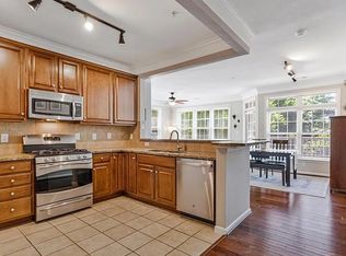 508 Sunset View Ter SE UNIT 201, Leesburg, VA 20175
