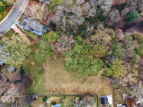 4th image of 448 E Lake Dr