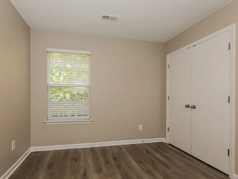11926 Stewarts Crossing Dr — Photo 12