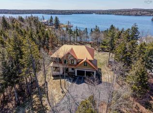 460 McCabe Lake Dr, Halifax, NS B4E 0N6