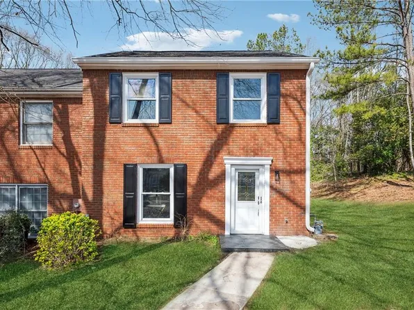 185 Willow Stream Ct, Roswell, GA 30076