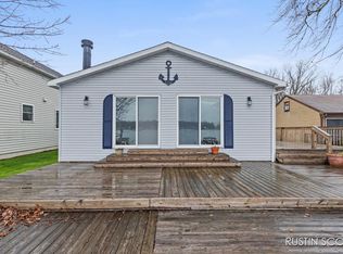 2008 Parker Dr, Wayland, MI 49348