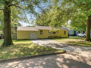1536 S Pickwick Ave, Springfield, MO 65804