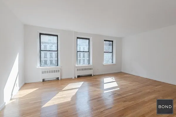 Rented by Bond New York | media 1