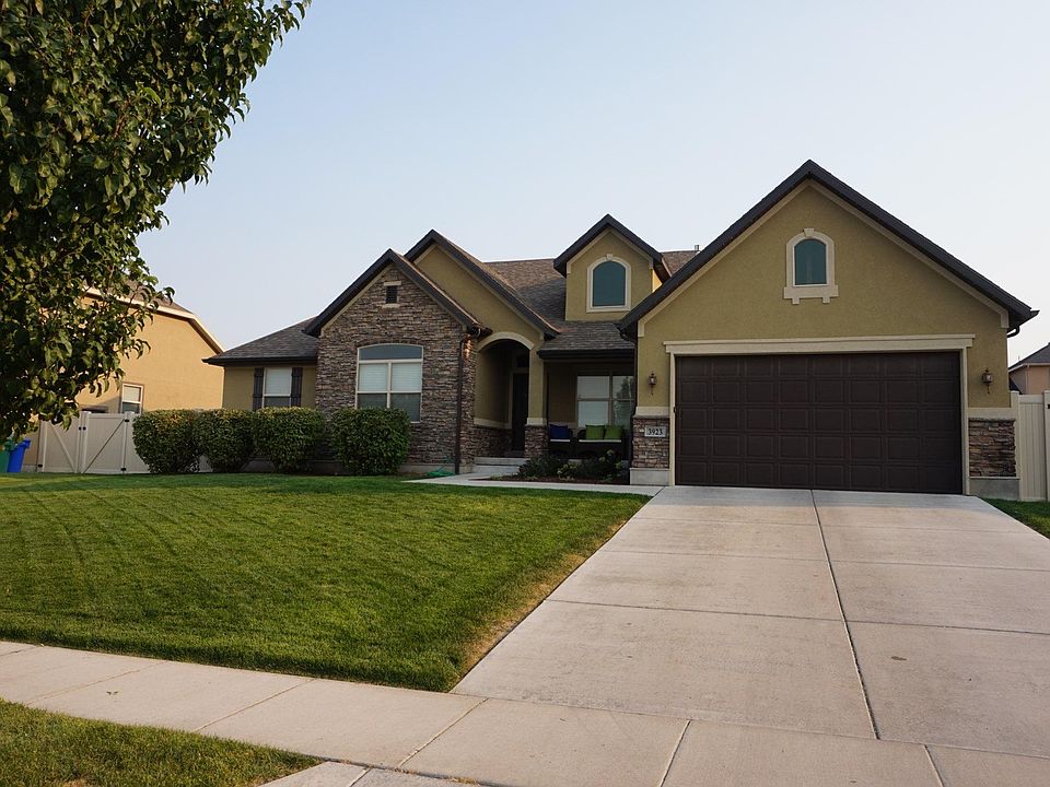 2nd image of 3923 W Farrell Ln
