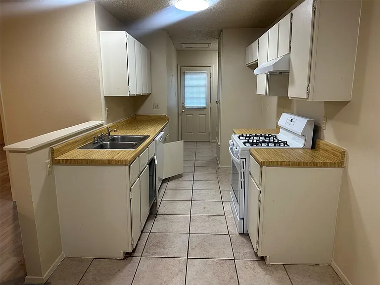 2602 S Bagdad Rd #A — Photo 19