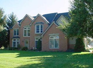 5560 Lohr Lake Dr, Ann Arbor, MI