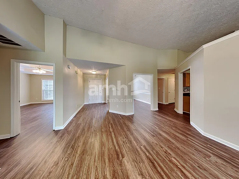 2740 Avalon Meadows Ln — Photo 9